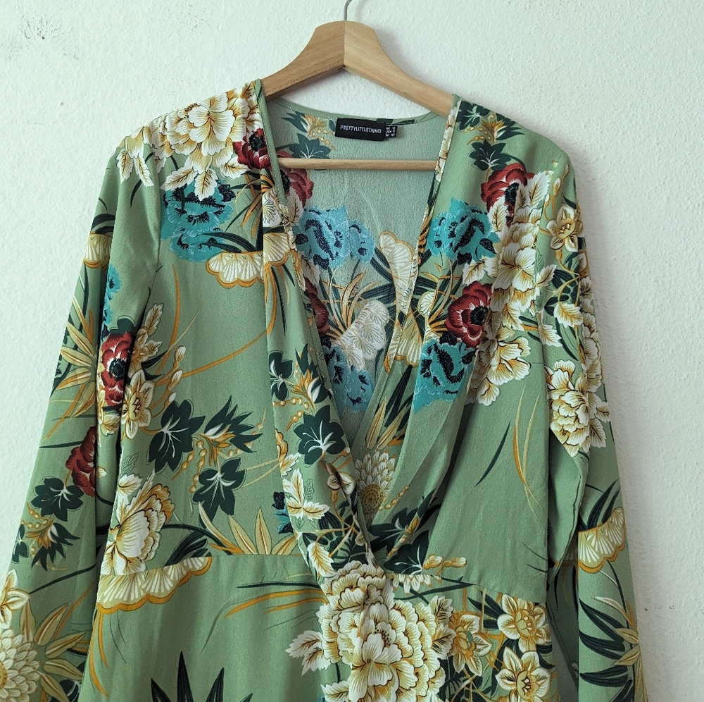 Prettylittlething Long Sleeve Dress View 4